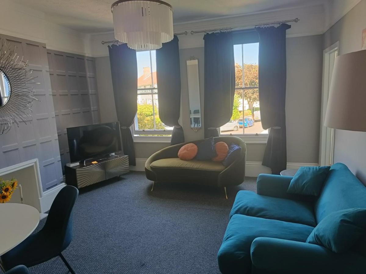 Swish **** Free Carpark **** Train Station 2 Mins Apartment Eastbourne Exterior photo